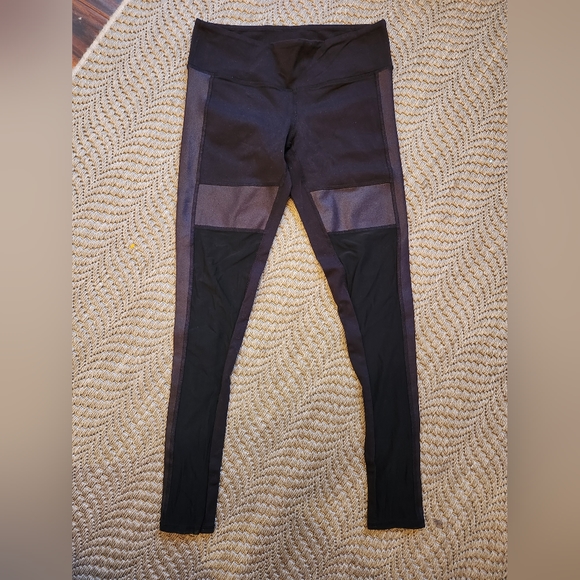 ALO Yoga Pants - Alo Black Mesh Mid-rise Leggings Sz Medium